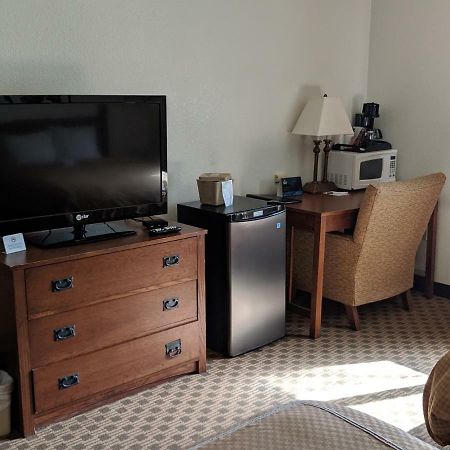 Boarders Inn And Suites By Cobblestone Hotels - Ripon Eksteriør bilde