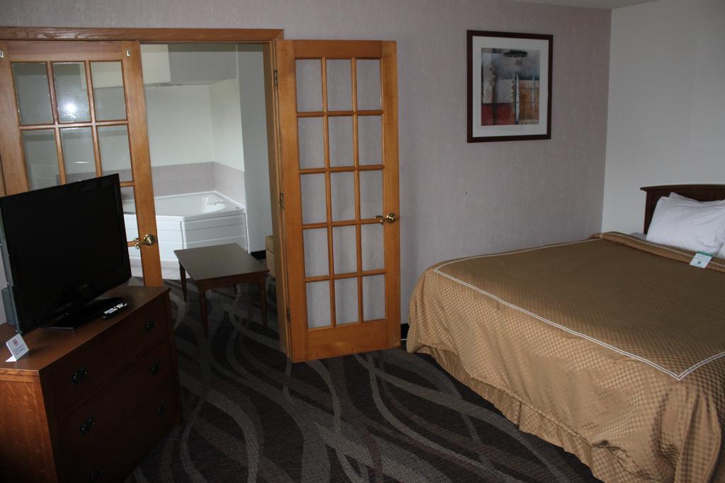 Boarders Inn And Suites By Cobblestone Hotels - Ripon Eksteriør bilde
