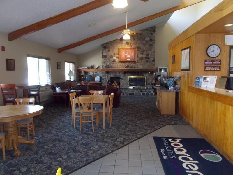 Boarders Inn And Suites By Cobblestone Hotels - Ripon Eksteriør bilde