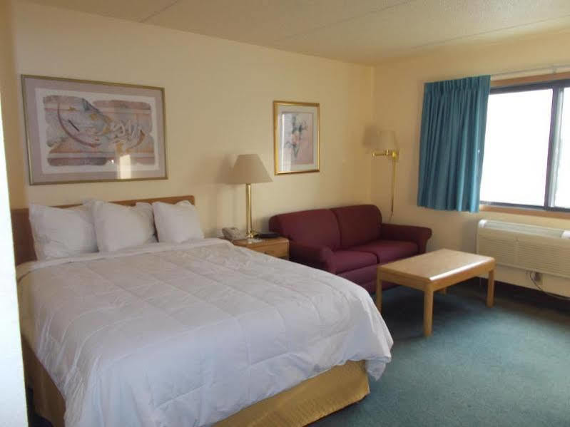 Boarders Inn And Suites By Cobblestone Hotels - Ripon Eksteriør bilde