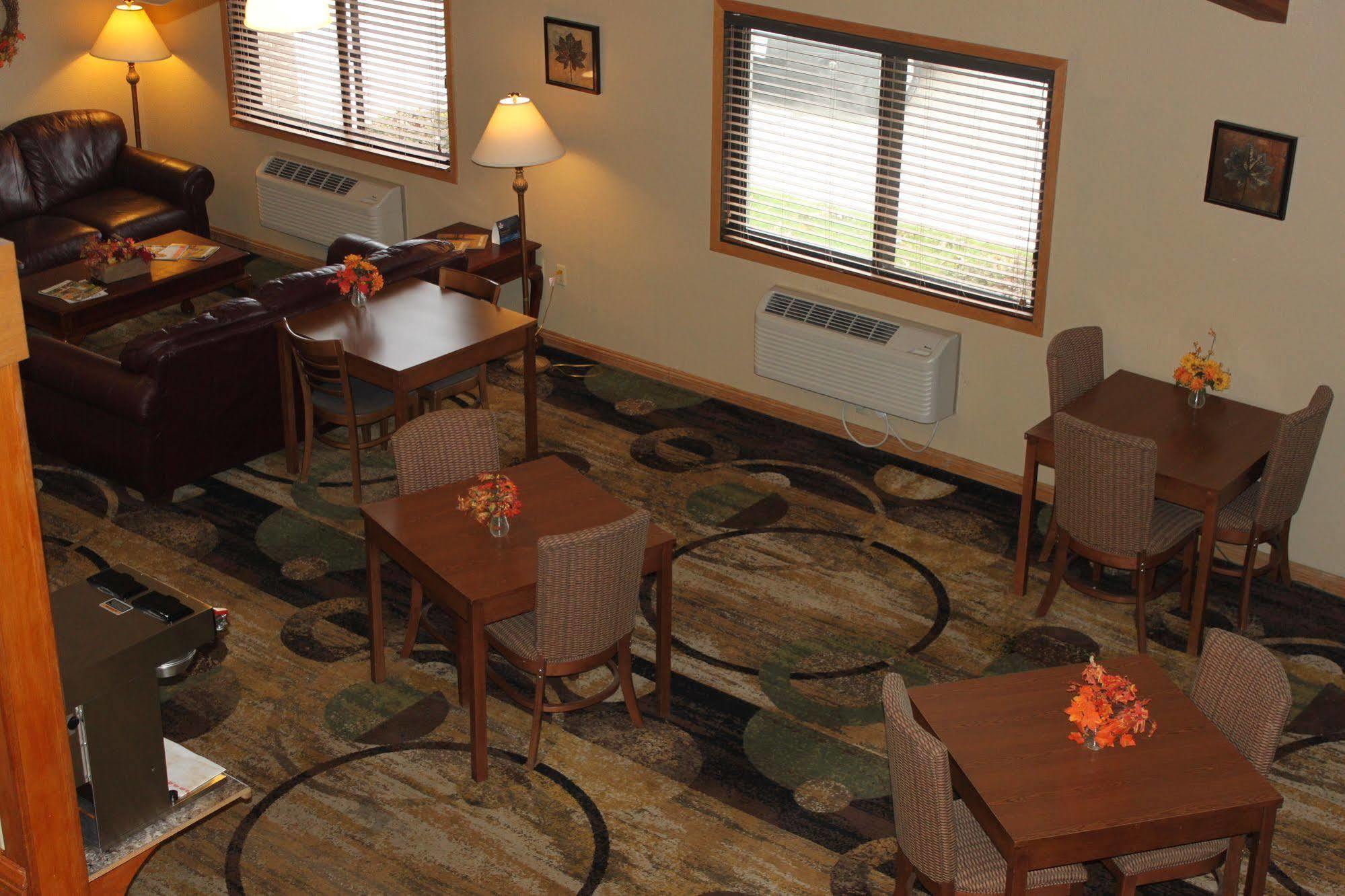 Boarders Inn And Suites By Cobblestone Hotels - Ripon Eksteriør bilde