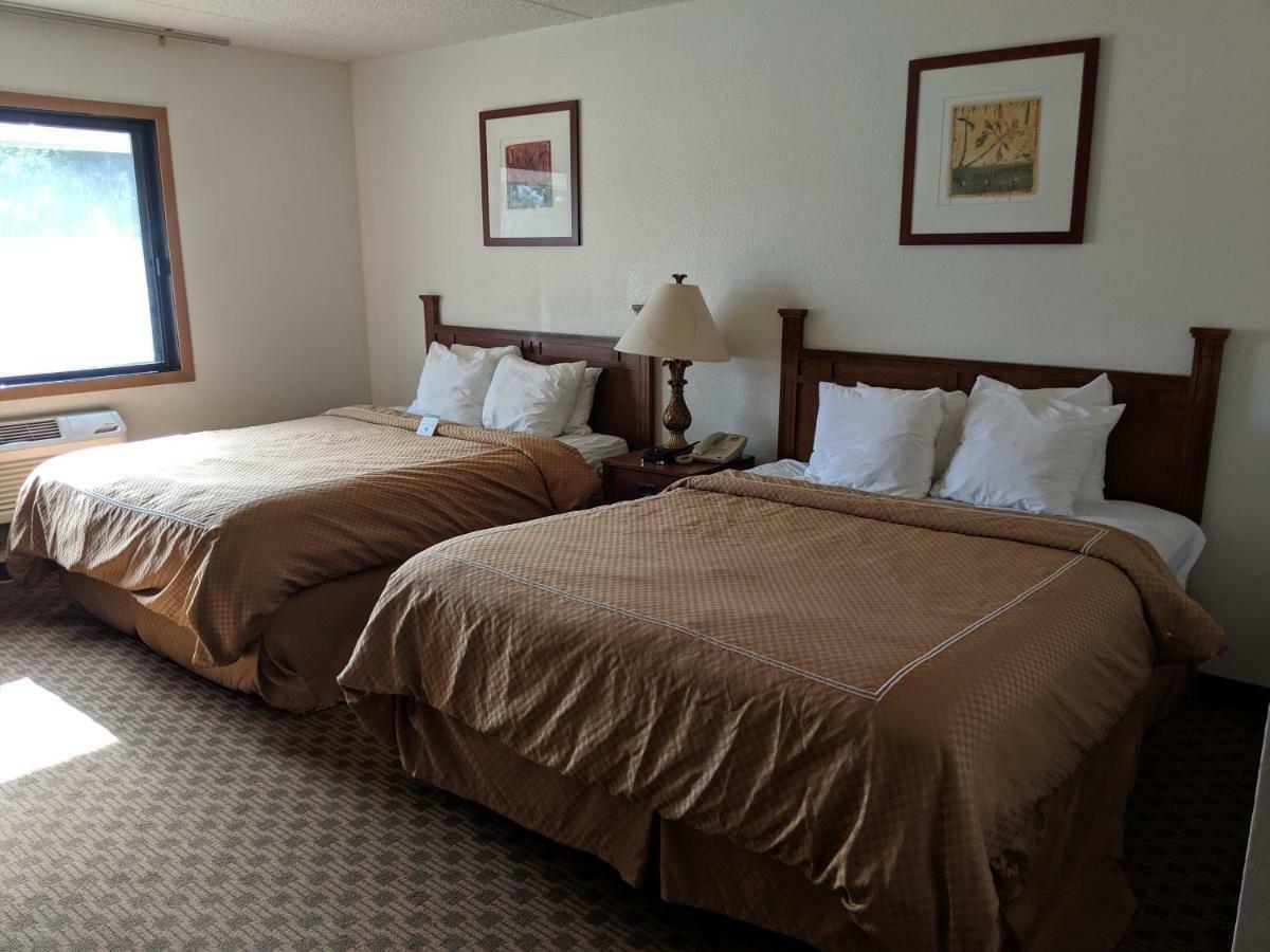 Boarders Inn And Suites By Cobblestone Hotels - Ripon Eksteriør bilde